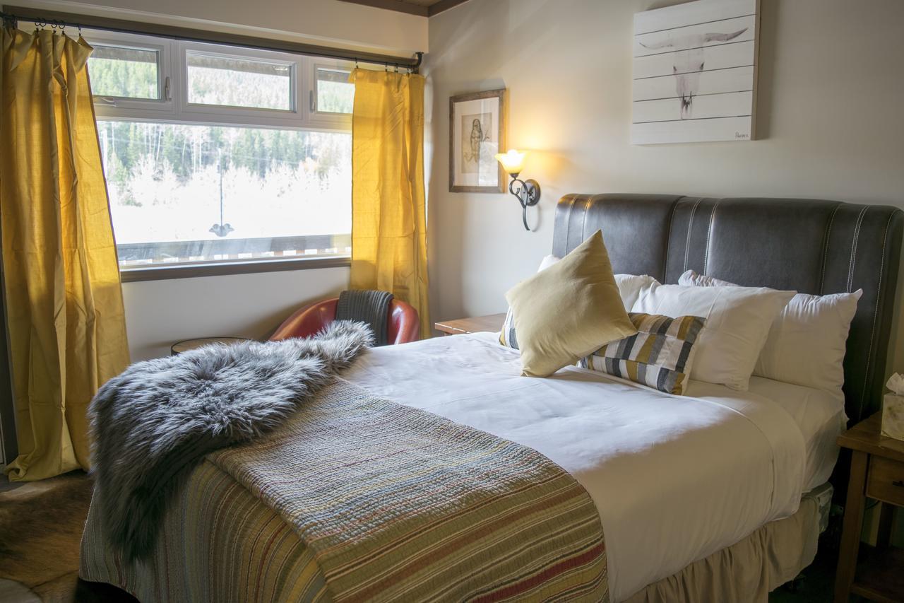Yamnuska Suites Canmore Eksteriør bilde