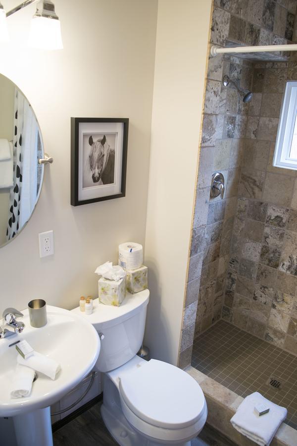 Yamnuska Suites Canmore Eksteriør bilde