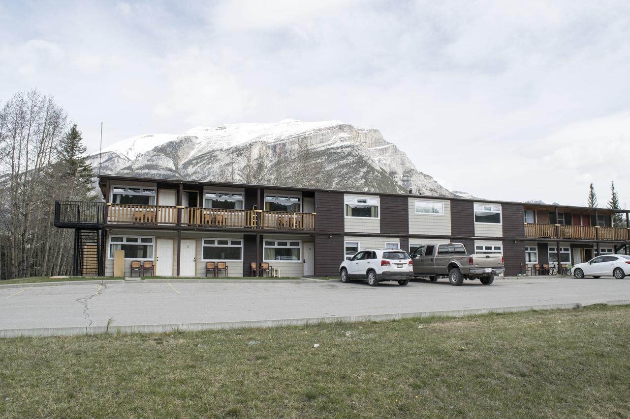 Yamnuska Suites Canmore Eksteriør bilde